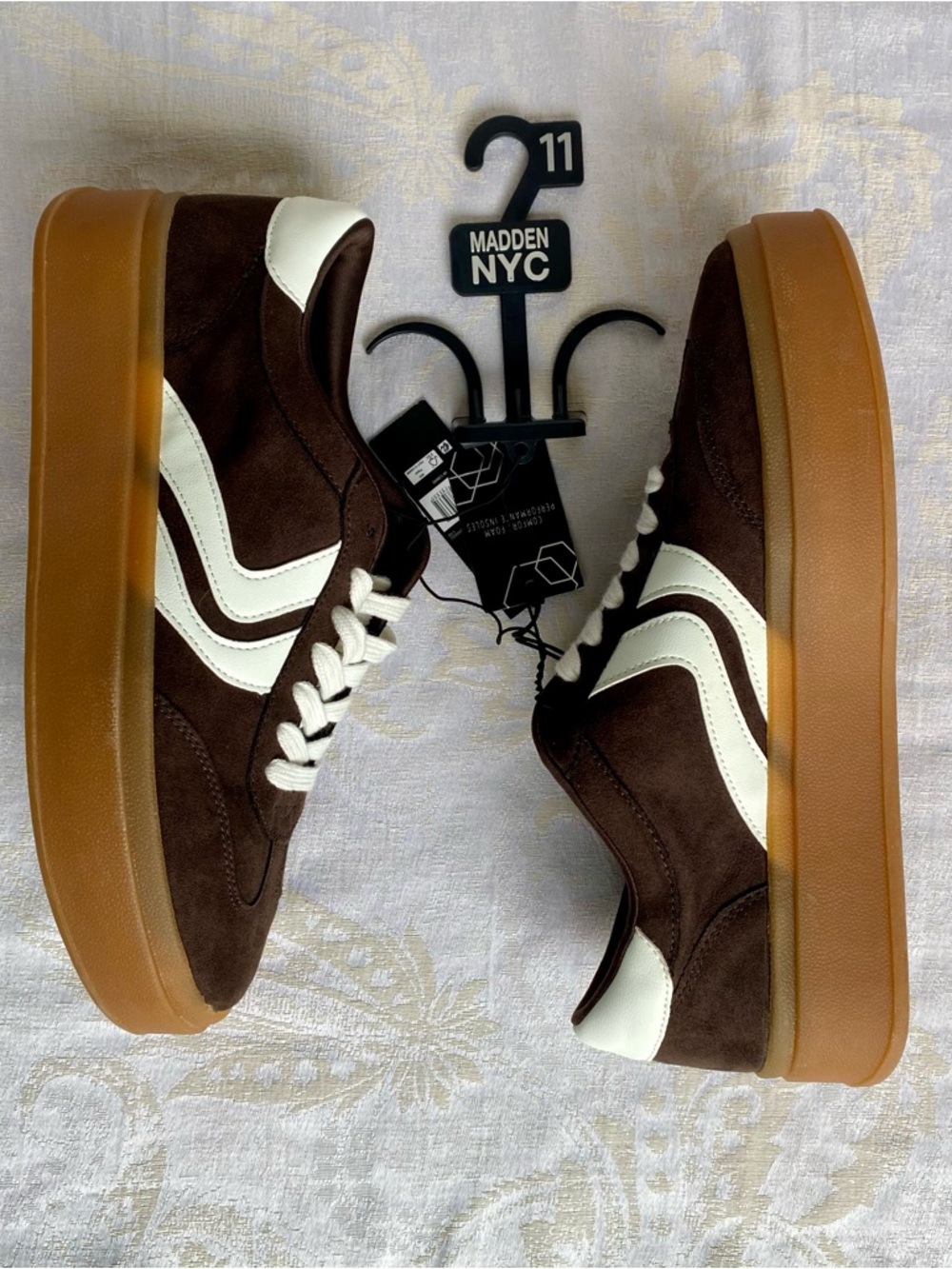 Women Madden NYC Low Top Platform Sneakers Shoes - Picture 2 of 12